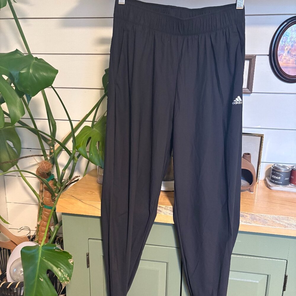 Adidas Golf lightweight jogger pants in classic Black 🤍